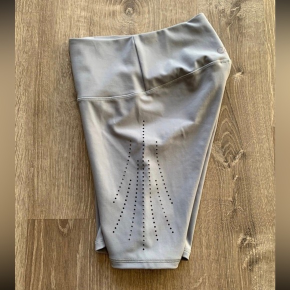 Women's Sculpt Perforated Bike Shorts Size Small Calia by Grey Pearl - Picture 11 of 11